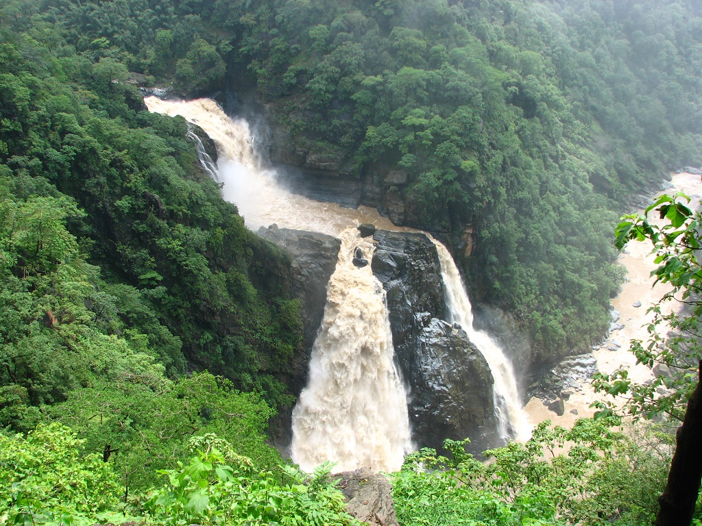 Magod Falls one of the best waterfalls in Karnataka