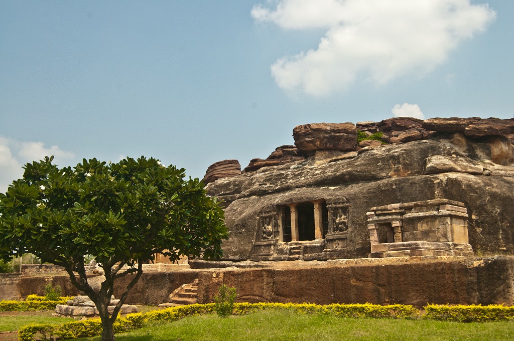 Ravanaphadi Cave Temples