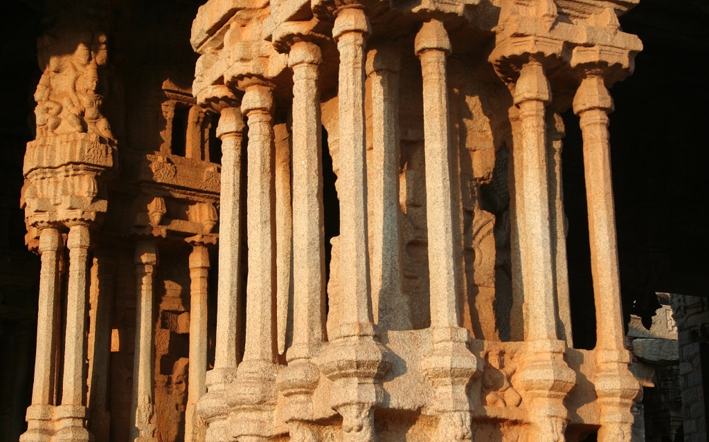 Saregamapa Pillar or Musical pillar in Hampi